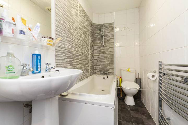 Modern Studio Belsize Square, Belsize Park